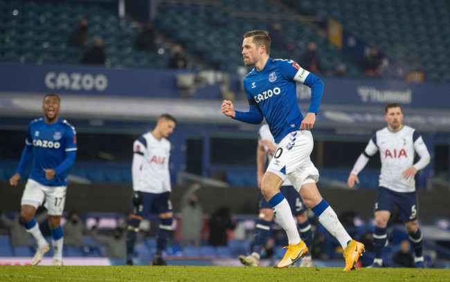 對於前鋒莫 對於前鋒莫