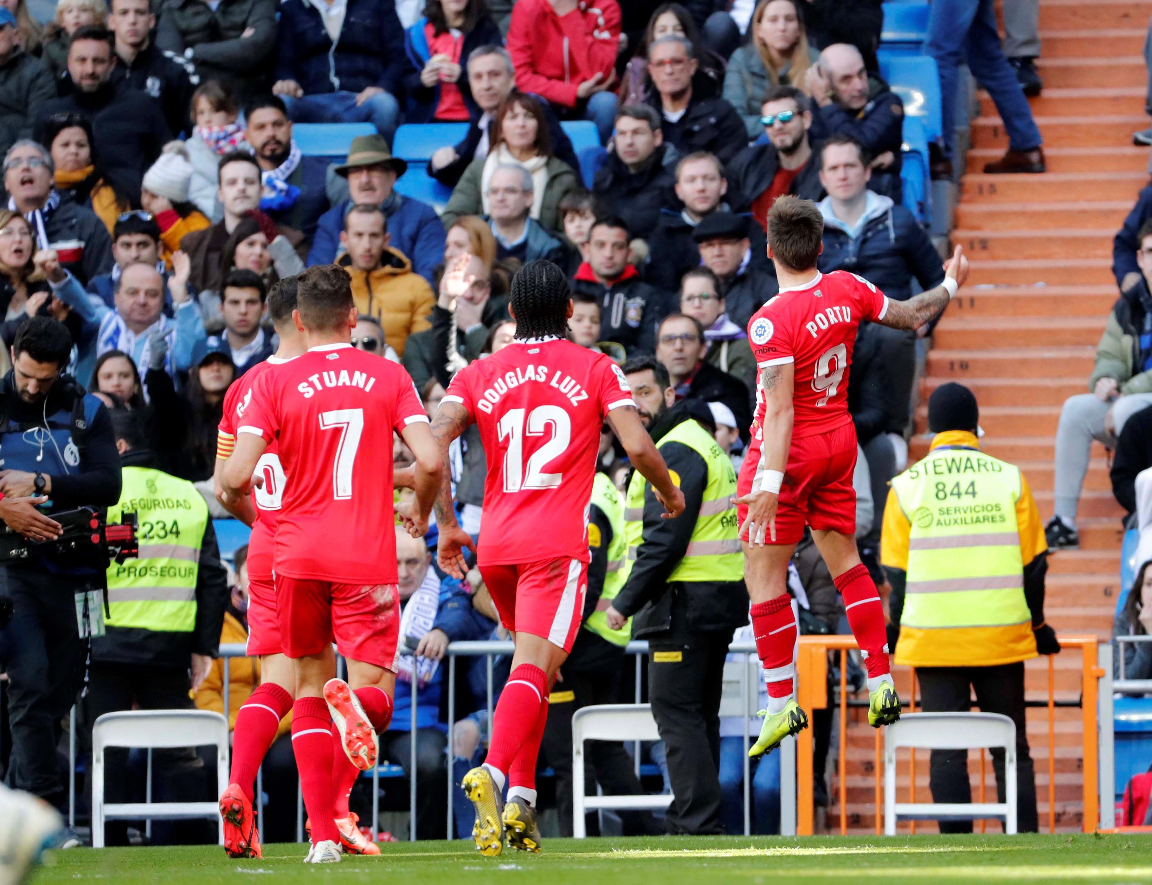 体育场的硬 体育场的硬